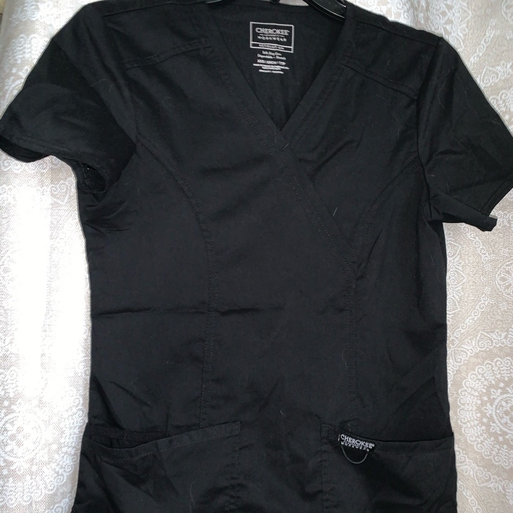 Cherokee scrub top
